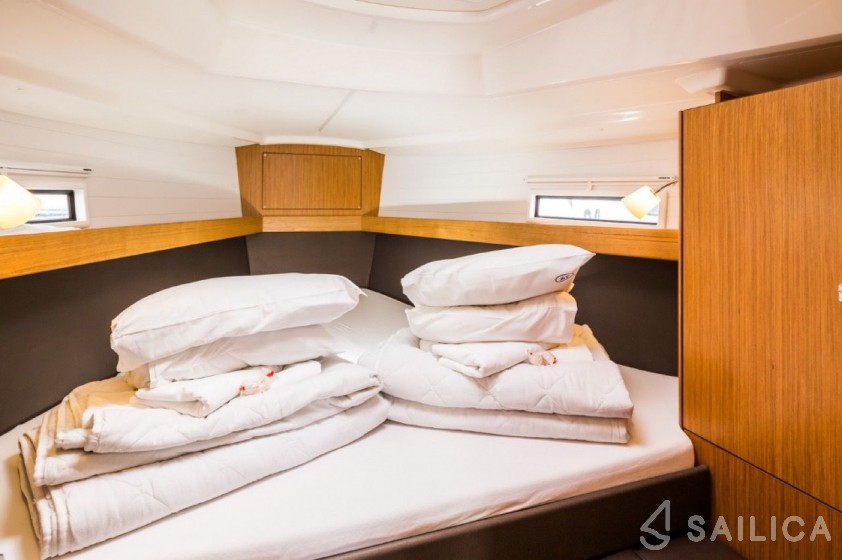 Bavaria 37 Cruiser - Yacht Charter Sailica