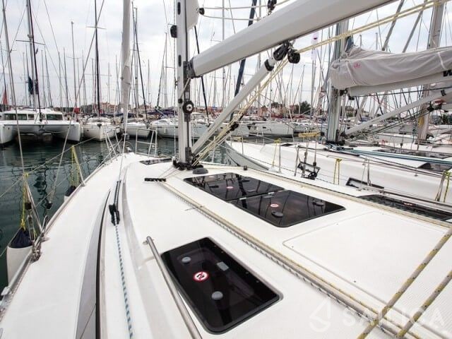 Bavaria 37 Cruiser - Yacht Charter Sailica