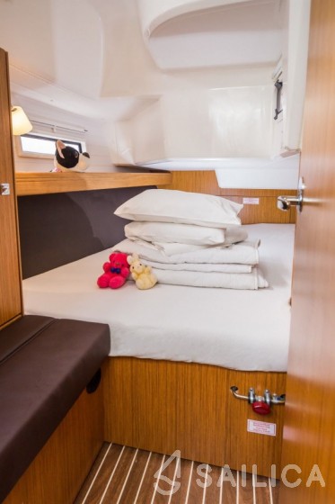 Bavaria 37 Cruiser - Yacht Charter Sailica