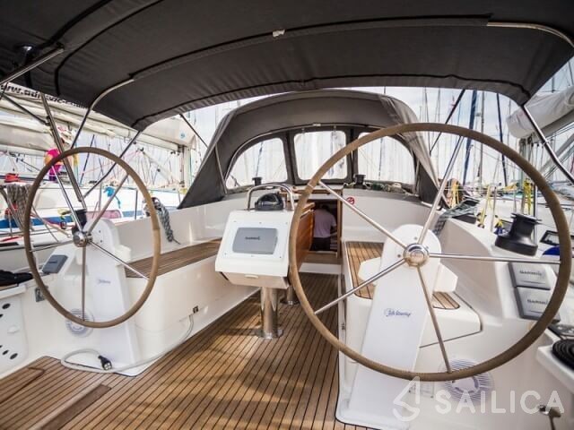 Bavaria 37 Cruiser - Yacht Charter Sailica