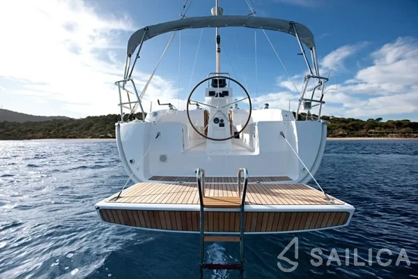 Bavaria 32 Cruiser - Yacht Charter Sailica