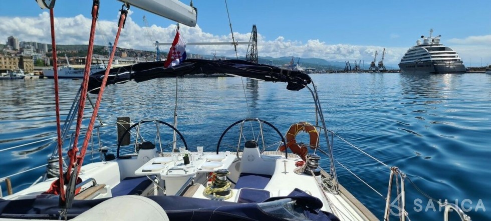Bavaria 44 - Yacht Charter Sailica
