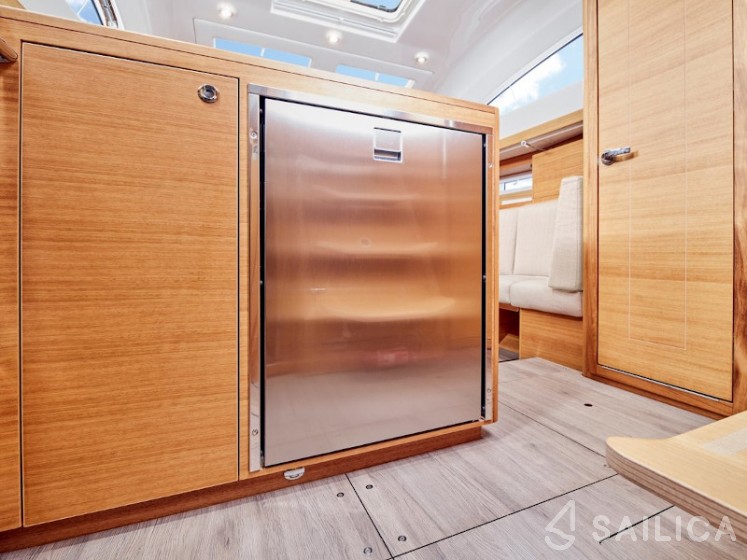 Elan Impression 40.1 - Yacht Charter Sailica