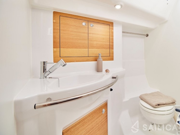 Elan Impression 40.1 - Yacht Charter Sailica