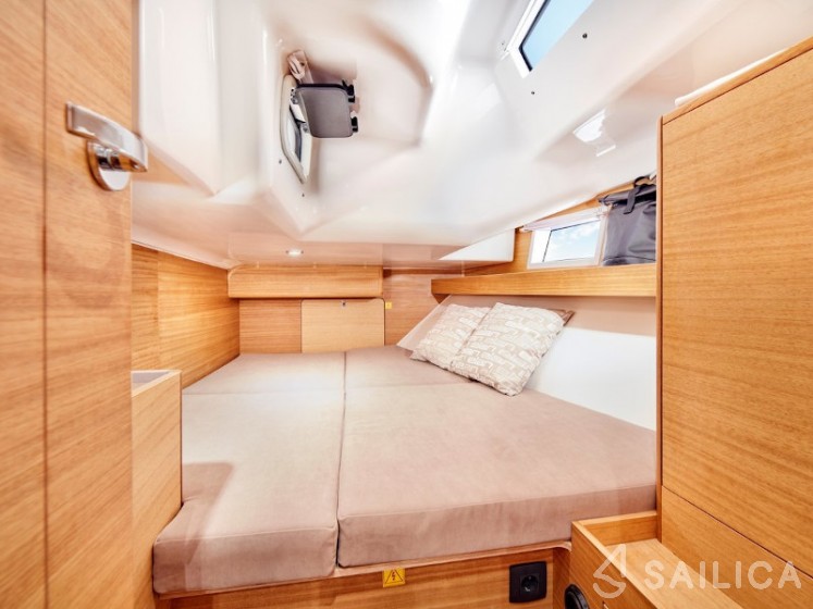 Elan Impression 40.1 - Yacht Charter Sailica