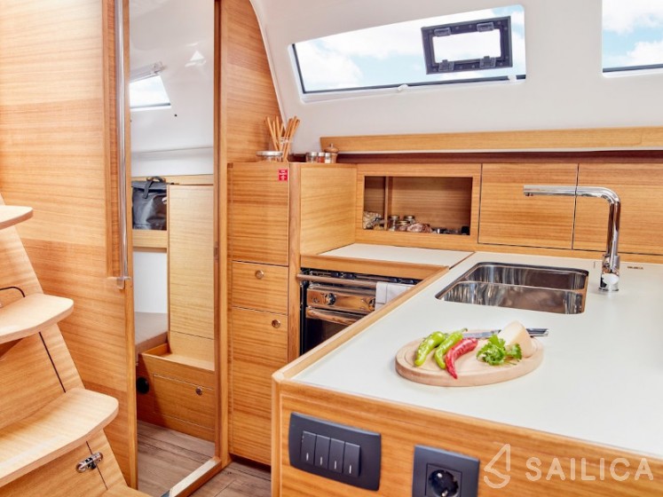 Elan Impression 40.1 - Yacht Charter Sailica