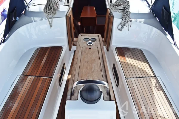 Bavaria 37 Cruiser - Yacht Charter Sailica
