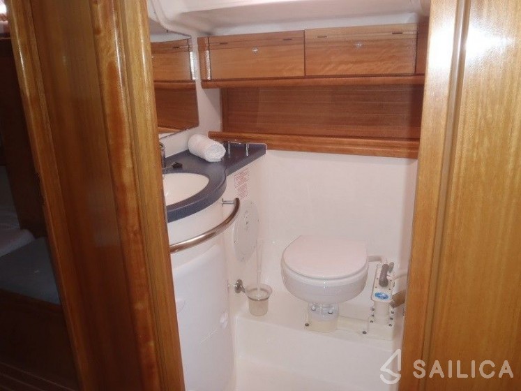 Bavaria 46 Cruiser - Yacht Charter Sailica