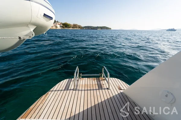 Lagoon 40 - Yacht Charter Sailica