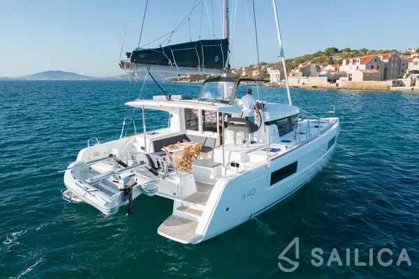 Lagoon 40 - Yacht Charter Sailica