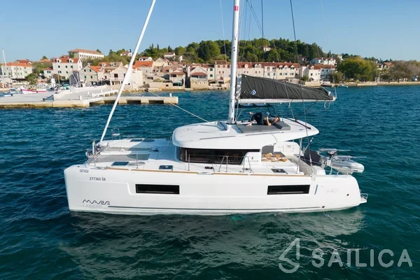 Lagoon 40 - Yacht Charter Sailica