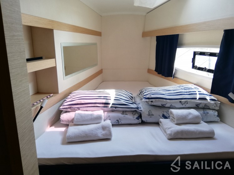 Lucia 40 - Yacht Charter Sailica