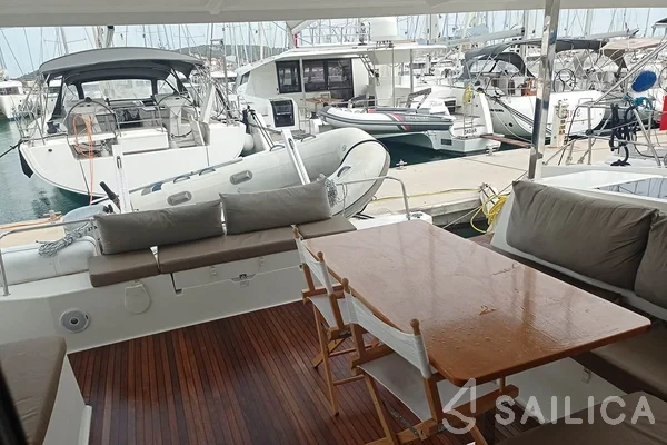 Lucia 40 - Yacht Charter Sailica