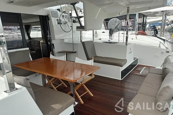 Lucia 40 - Yacht Charter Sailica