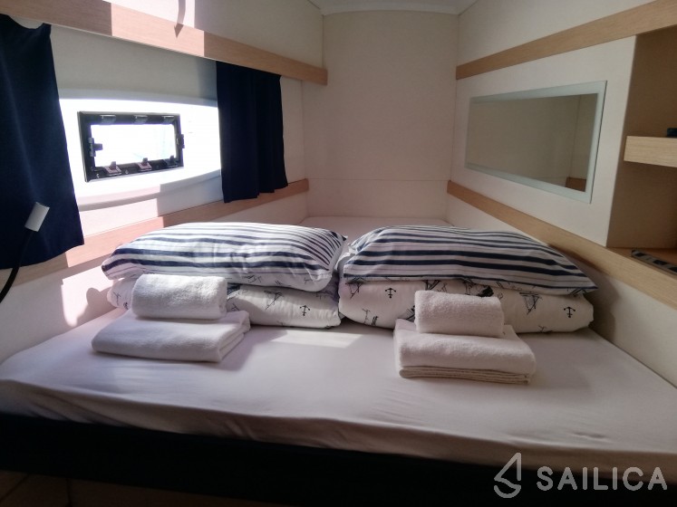 Lucia 40 - Yacht Charter Sailica