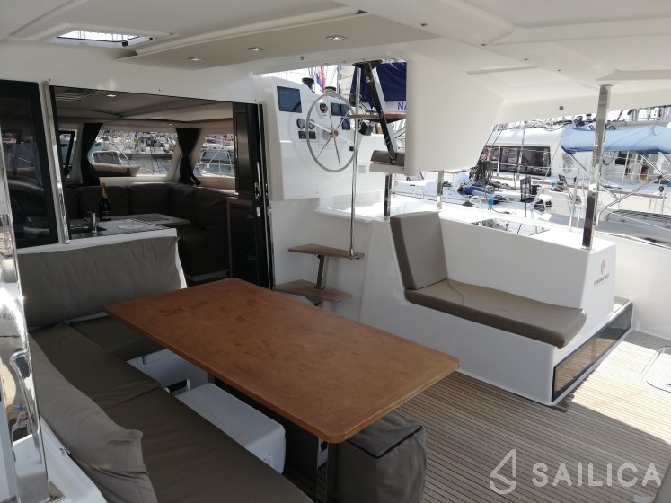 Lucia 40 - Yacht Charter Sailica