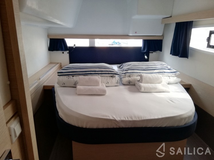 Lucia 40 - Yacht Charter Sailica
