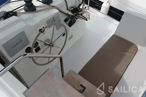 Lucia 40 - Yacht Charter Sailica