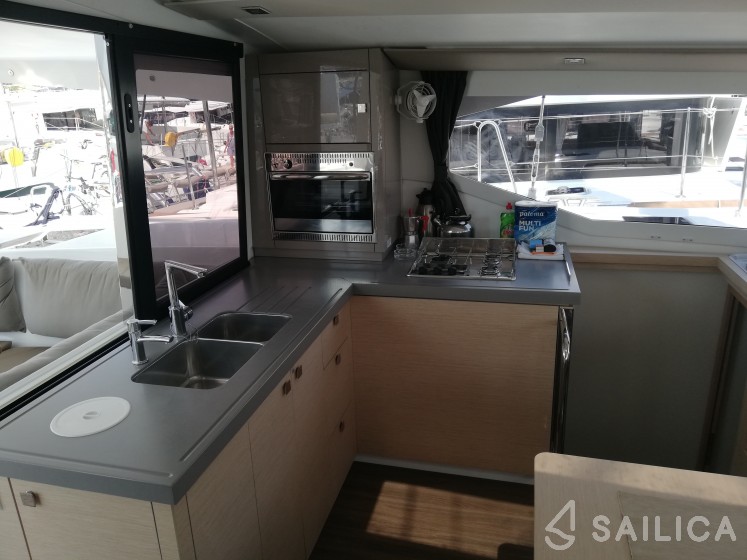 Lucia 40 - Yacht Charter Sailica
