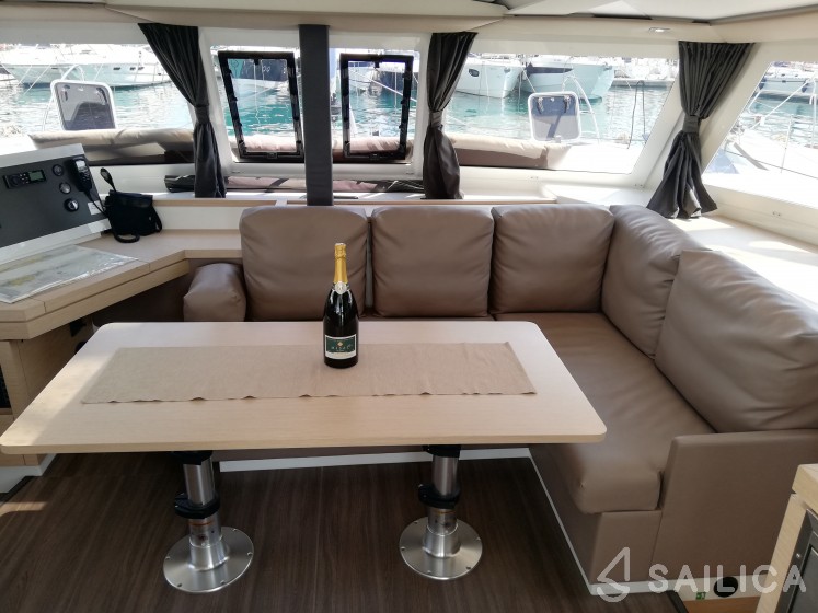 Lucia 40 - Yacht Charter Sailica