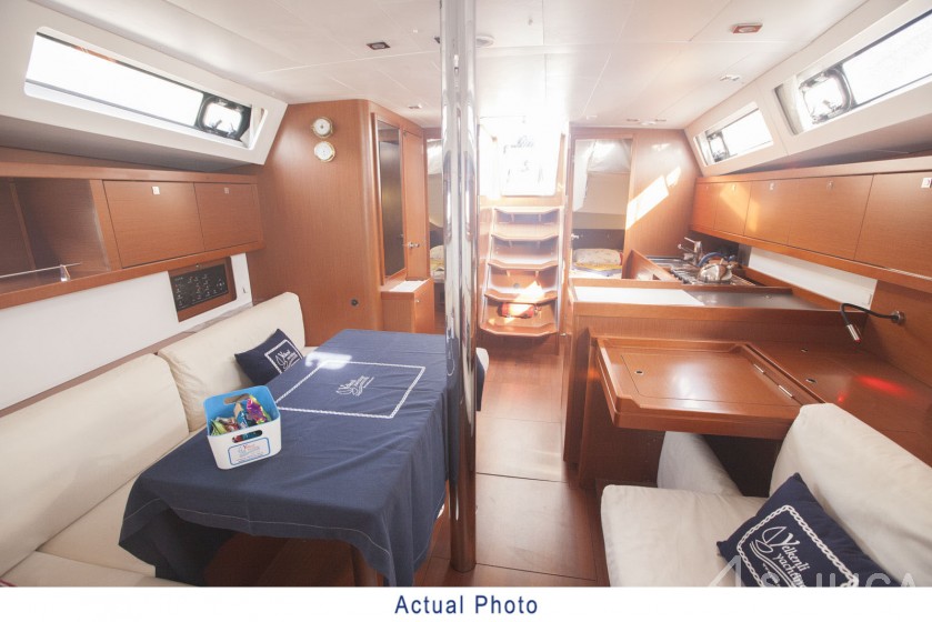 Oceanis 41 - Yacht Charter Sailica