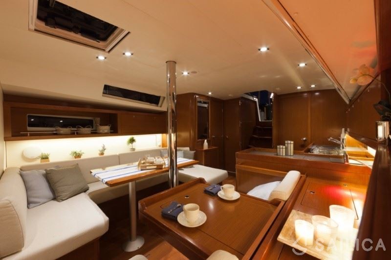 Oceanis 41 - Yacht Charter Sailica