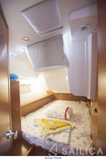 Oceanis 41 - Yacht Charter Sailica