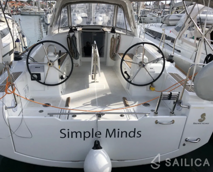 Oceanis 38.1 - Yacht Charter Sailica