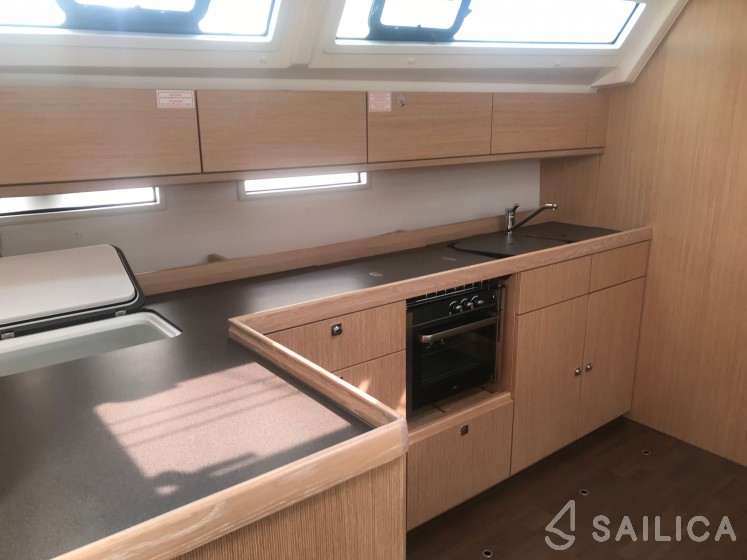 Bavaria 46 Cruiser - Yacht Charter Sailica