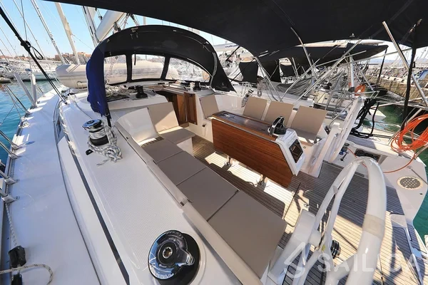 Bavaria 46 Cruiser - Yacht Charter Sailica