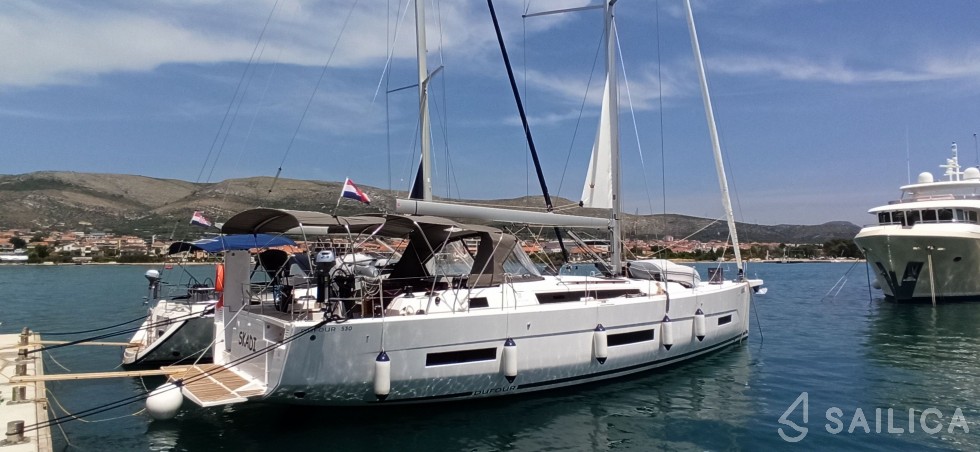 Dufour 530 - Yacht Charter Sailica
