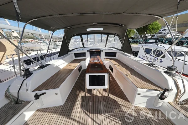 Dufour 530 - Yacht Charter Sailica