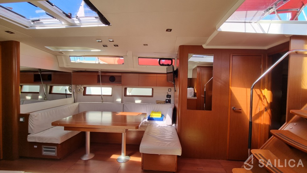 Oceanis 51.1 - Yacht Charter Sailica