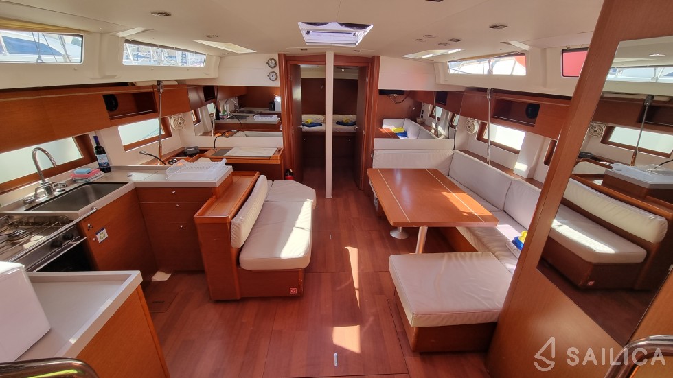 Oceanis 51.1 - Yacht Charter Sailica