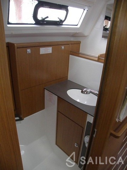 Bavaria 37 Cruiser - Yacht Charter Sailica