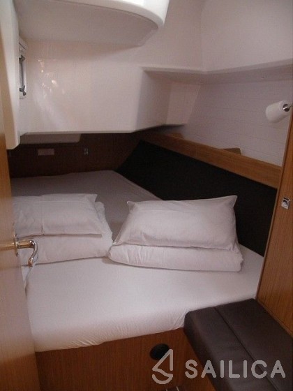 Bavaria 37 Cruiser - Yacht Charter Sailica