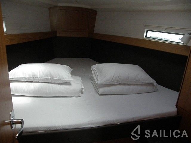 Bavaria 37 Cruiser - Yacht Charter Sailica
