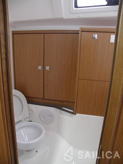 Bavaria 37 Cruiser - Yacht Charter Sailica