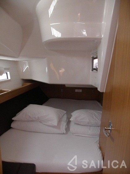 Bavaria 37 Cruiser - Yacht Charter Sailica