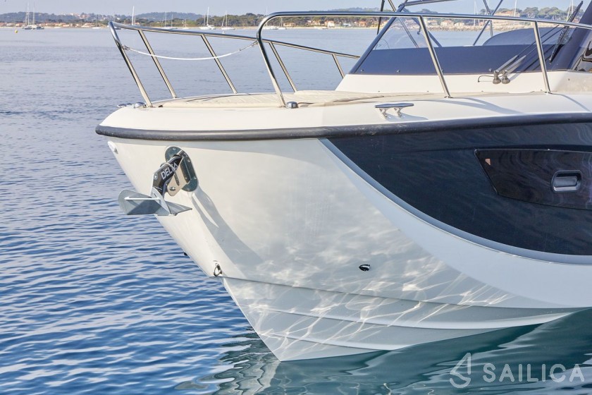 Quicksilver Activ 875 Sundeck - Yacht Charter Sailica