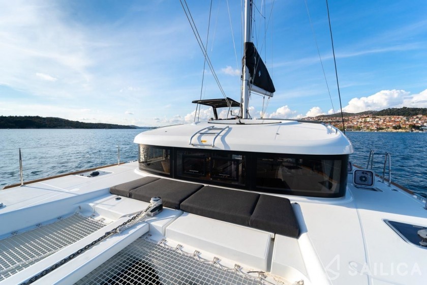 Lagoon 40 - Yacht Charter Sailica