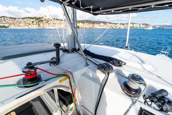 Lagoon 40 - Yacht Charter Sailica