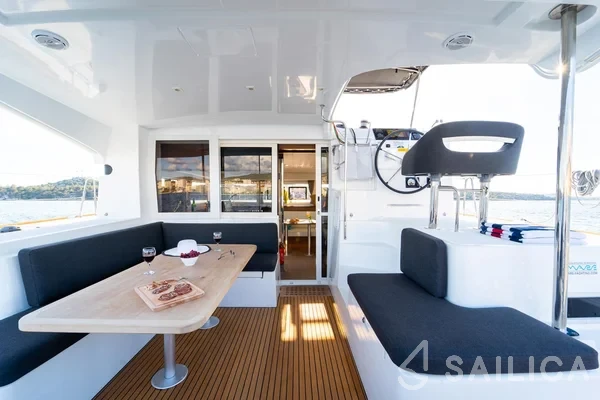 Lagoon 40 - Yacht Charter Sailica
