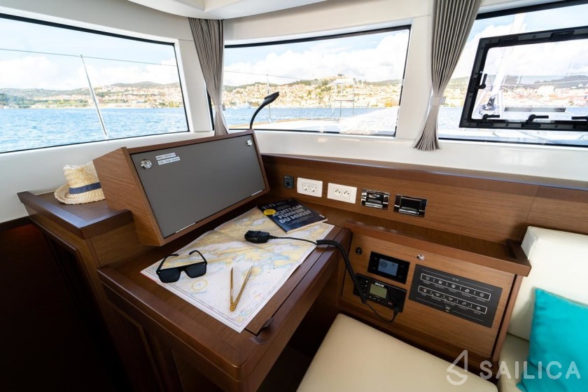 Lagoon 40 - Yacht Charter Sailica