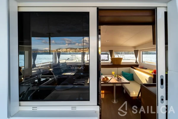 Lagoon 40 - Yacht Charter Sailica