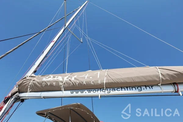 Bali 4.1 - Yacht Charter Sailica