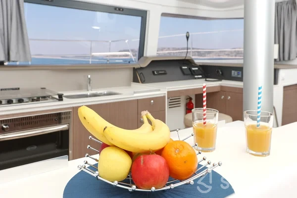 Bali 4.1 - Yacht Charter Sailica