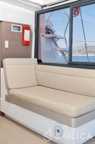 Bali 4.1 - Yacht Charter Sailica