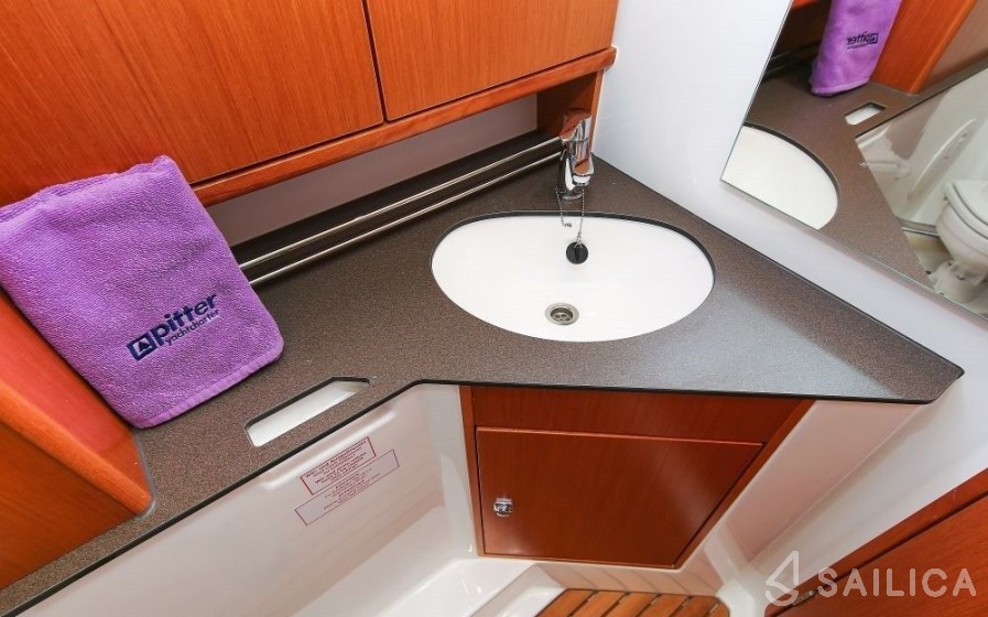 Bavaria 34 Cruiser - Yacht Charter Sailica