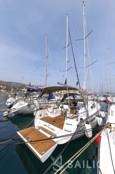 Bavaria 34 Cruiser - Yacht Charter Sailica